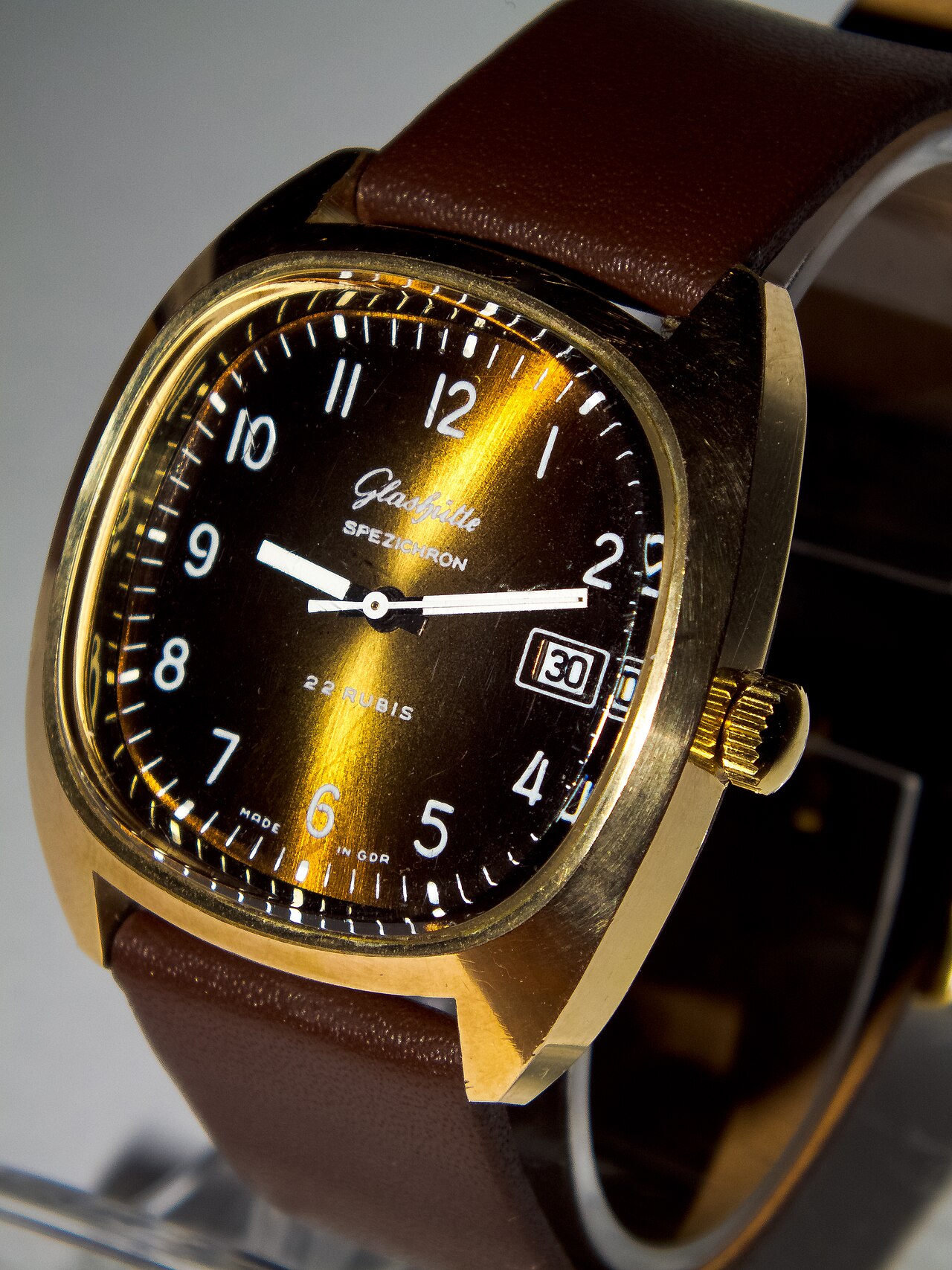 shinefinery Heritage Gold Watch image 4